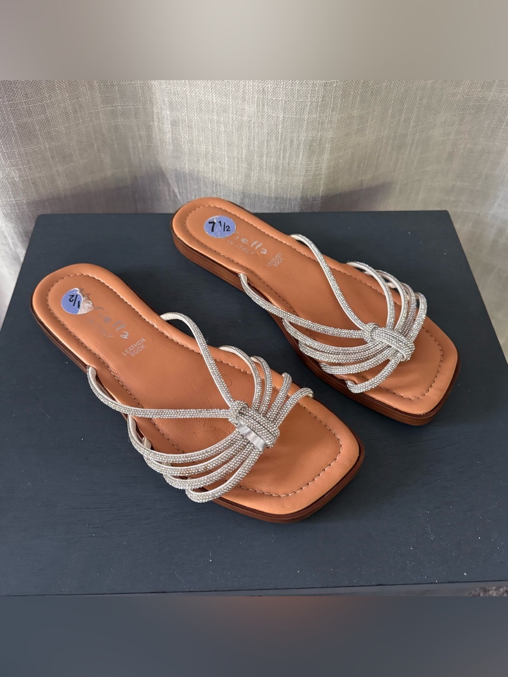 Mariella Silver shimmer flat open toe sandals size 7.5